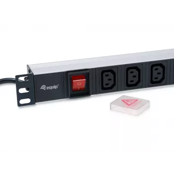 Equip 333310 virranjakoyksikkö (PDU) 8 AC-lähtöä 1U musta