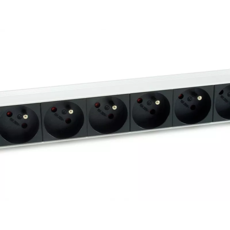 Equip 333313 virranjakoyksikkö (PDU) 8 AC-lähtöä 1HE musta, hopea