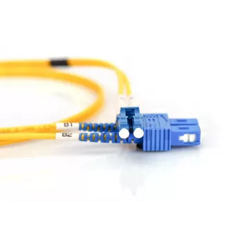 DIGITUS DK-2932-10 kuituoptinen kytkentäkaapeli, LC–SC singlemode OS2 9/125 µm, Duplex, 10 m