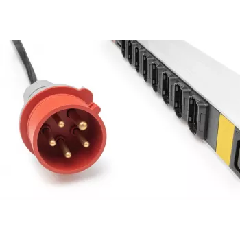 DIGITUS IT BASIC PDU. 3PH. 16A. 24 x C13. 3 x C19 pystysuora. 3 m kaapeli. IEC309 3Ph-16A pistoke