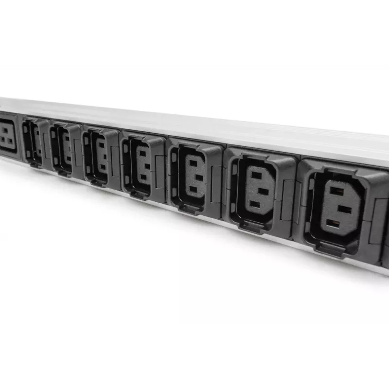 DIGITUS IT BASIC PDU. 3PH. 16A. 24 x C13. 3 x C19 pystysuora. 3 m kaapeli. IEC309 3Ph-16A pistoke