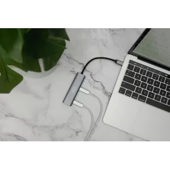 DIGITUS USB-C 4-porttinen keskitin, 4x USB-C 3.1 Gen1, 5 Gbit/s