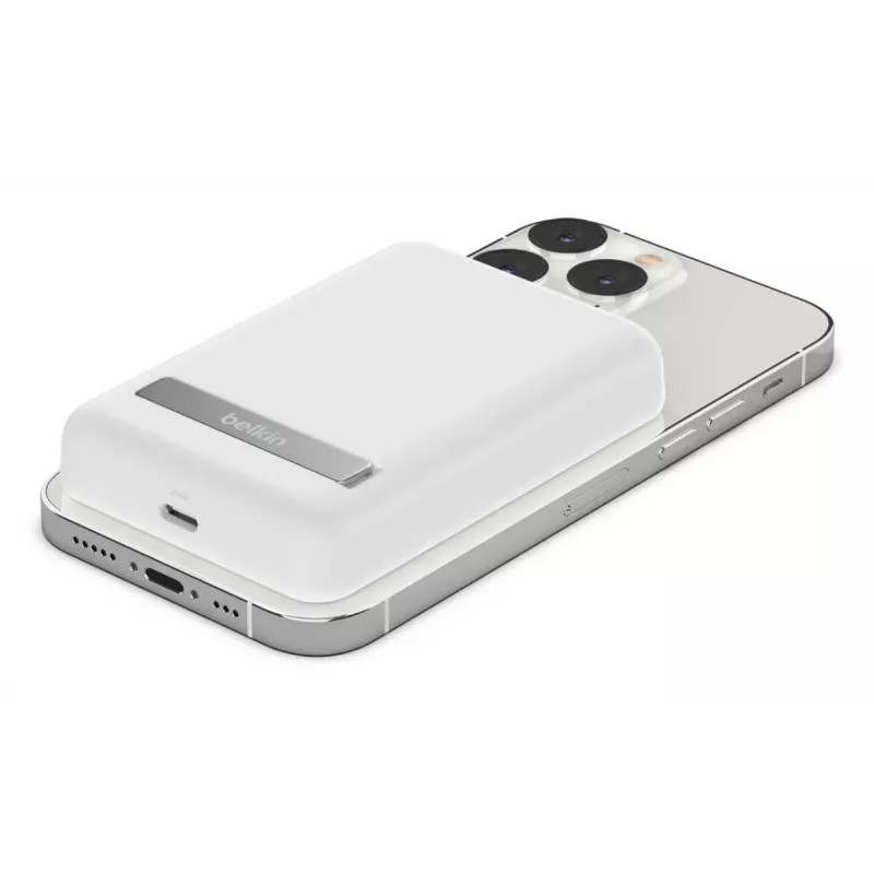 BELKIN magneettinen langaton varavirtalähde 5 000 mAh valkoinen