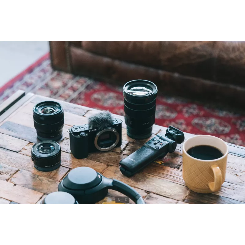 Sony α ZV-E10L MILC 24,2 MP CMOS 6000 x 4000 pikseliä musta
