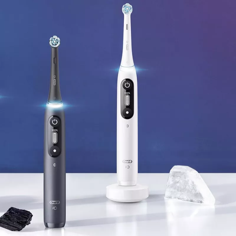 Oral-B iO sähköhammasharja aikuisille pyörivä musta