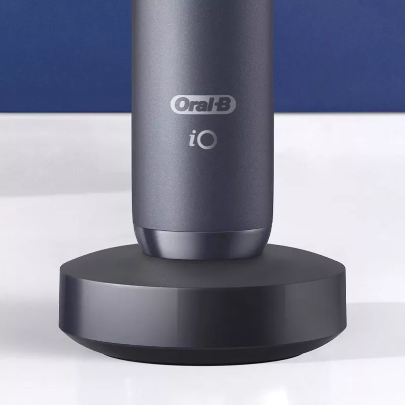 Oral-B iO sähköhammasharja aikuisille pyörivä musta