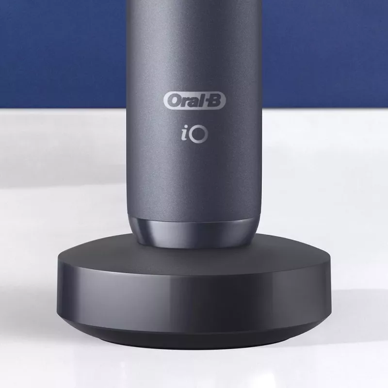 Oral-B iO -sähköhammasharja aikuisille pyörivä hammasharja musta