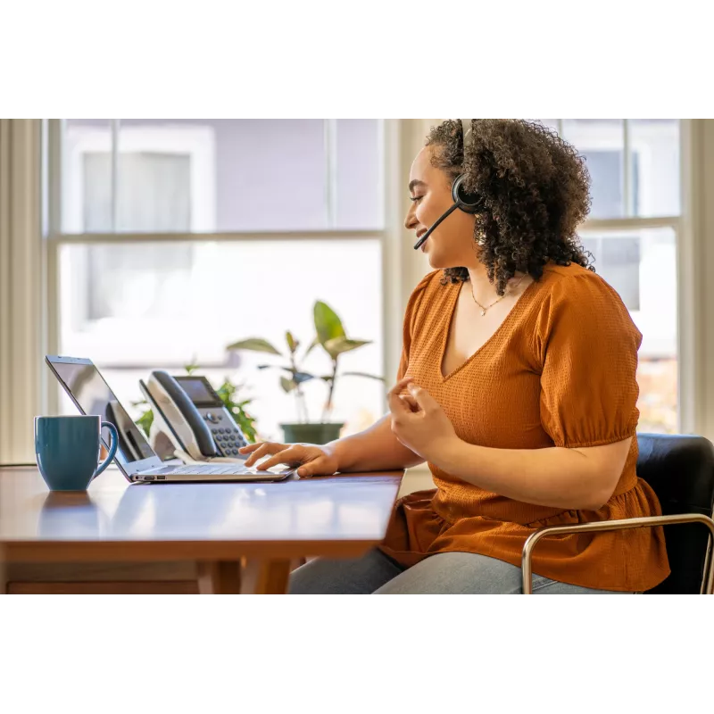HP Poly Voyager 4320 Microsoft Teams -sertifioitu USB-A-kuulokemikrofoni + BT700-sovitin