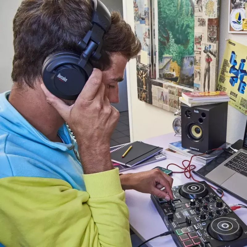 Hercules HDP DJ45 kuulokkeet johdollinen pääpanta musiikki musta
