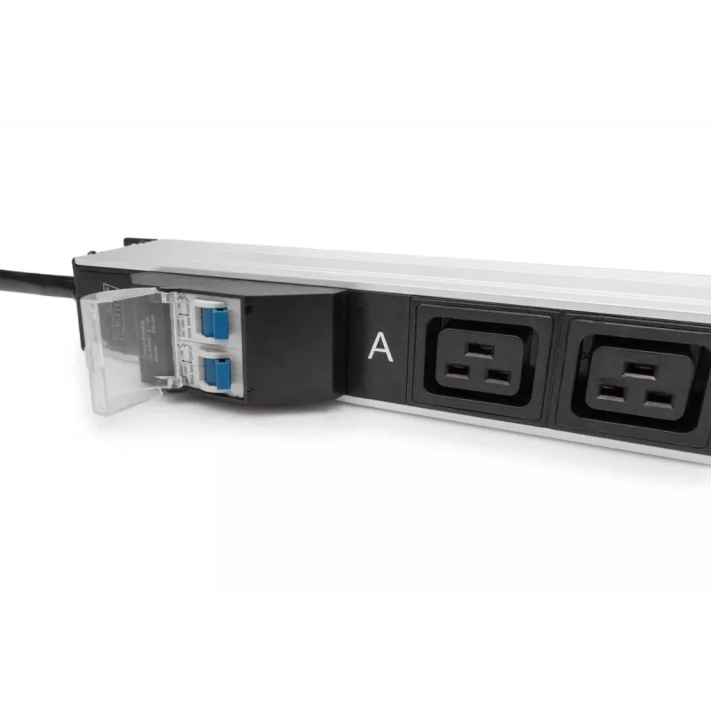 DIGITUS IT BASIC PDU. pystysuora. 32A. 24 x C13. 4 x C19