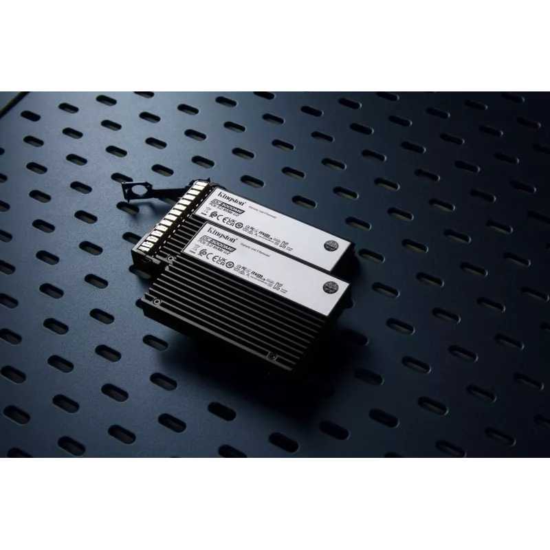 Kingston Technology 3,84 TB DC3000ME U.2 PCIe 5.0 NVMe TCG Opal yritys-SSD