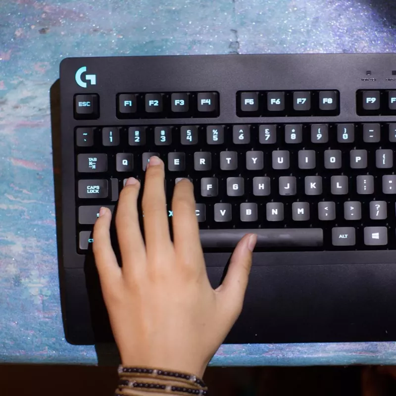 LOGITECH G213 Prodigy pelinäppäimistö USB - Azerty belgia