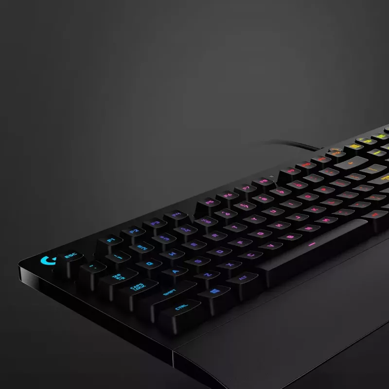 Pelausnäppäimistö Logitech G G213 Prodigy täysikoko RGB LED johdollinen