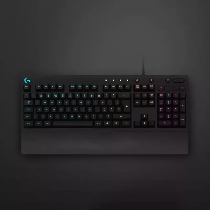 Pelausnäppäimistö Logitech G G213 Prodigy täysikoko RGB LED johdollinen