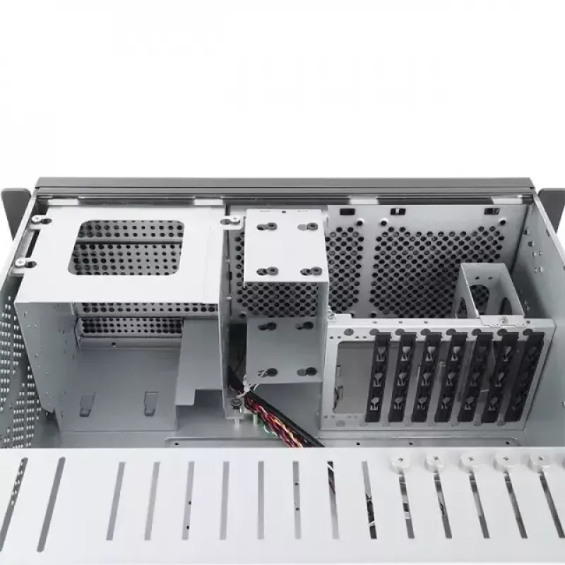 Chieftec UNC-409S-B-OP 19 tuuman 4U räkkipalvelinkotelo, 3x 5,25" + 1x 3,5" ulkoista paikkaa, musta