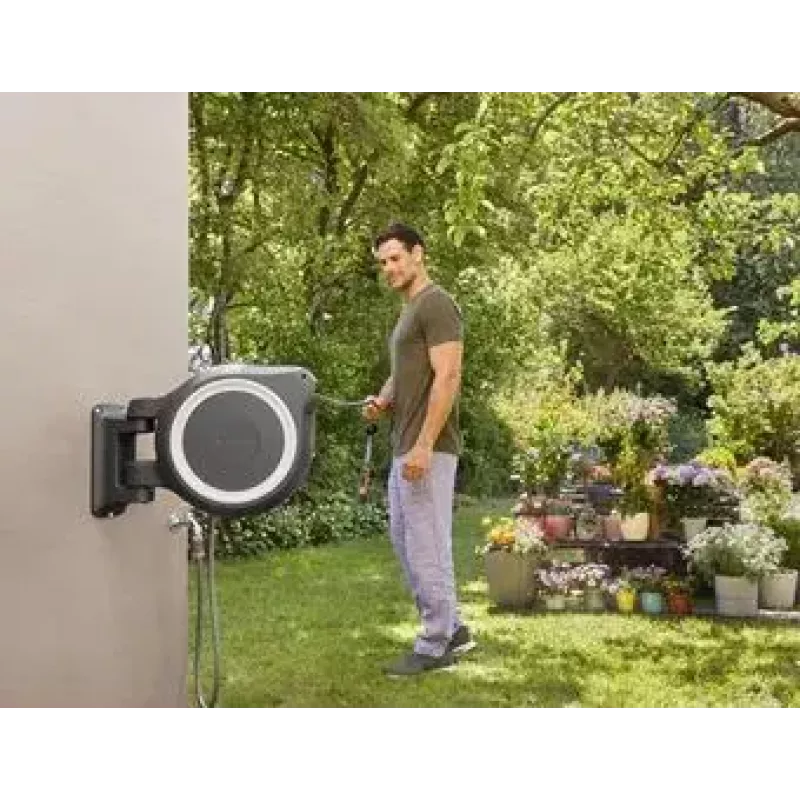 Seinään kiinnitettävä letkukela Gardena RollUp Automatic musta harmaa
