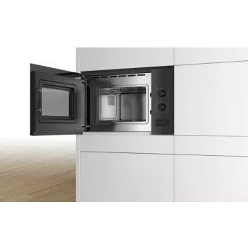 Kalusteisiin asennettava Solo-mikroaaltouuni Bosch Serie 4 BFL520MB0 — 800 W, 20 l, kiertosäädin, musta