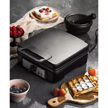 Vohvelirauta Adler AD 3049, 4 neliömäistä vohvelia, tarttumaton pinnoite, 1800 W, musta