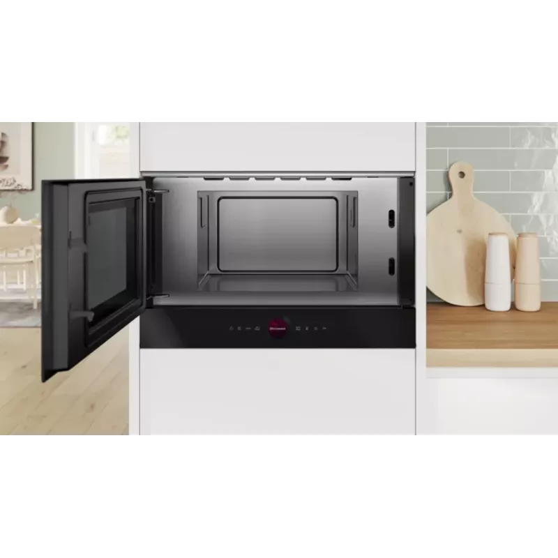 Bosch Serie 8 BFL7221B1 upotettava yksittäismikroaaltouuni — 900 W, 21 L, kosketusohjaus, musta
