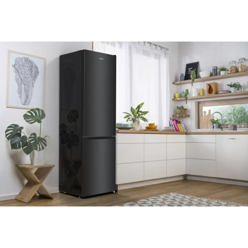 Gorenje NRK6202EBXL4 jää-pakastinyhdistelmä vapaasti seisova 331 L musta