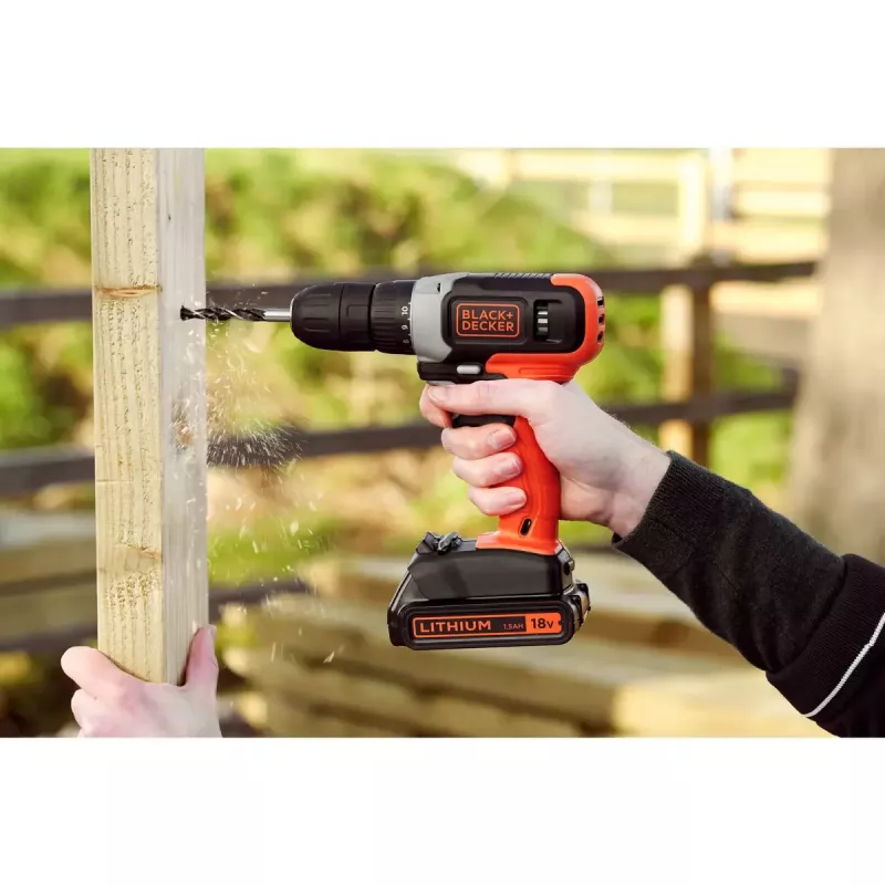 Akkuruuvinväännin Black & Decker BCD001C1, 18 V, Li‑Ion 1,5 Ah, oranssi/musta