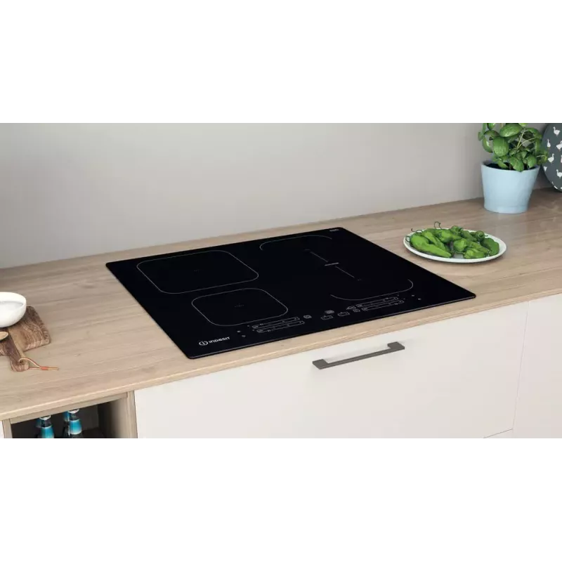 Indesit IB 65B60 NE musta sisäänrakennettu 59 cm induktioliesi 4 vyöhykettä