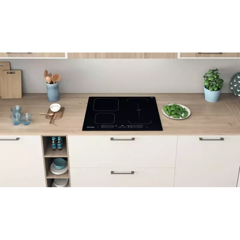 Indesit IB 65B60 NE musta sisäänrakennettu 59 cm induktioliesi 4 vyöhykettä