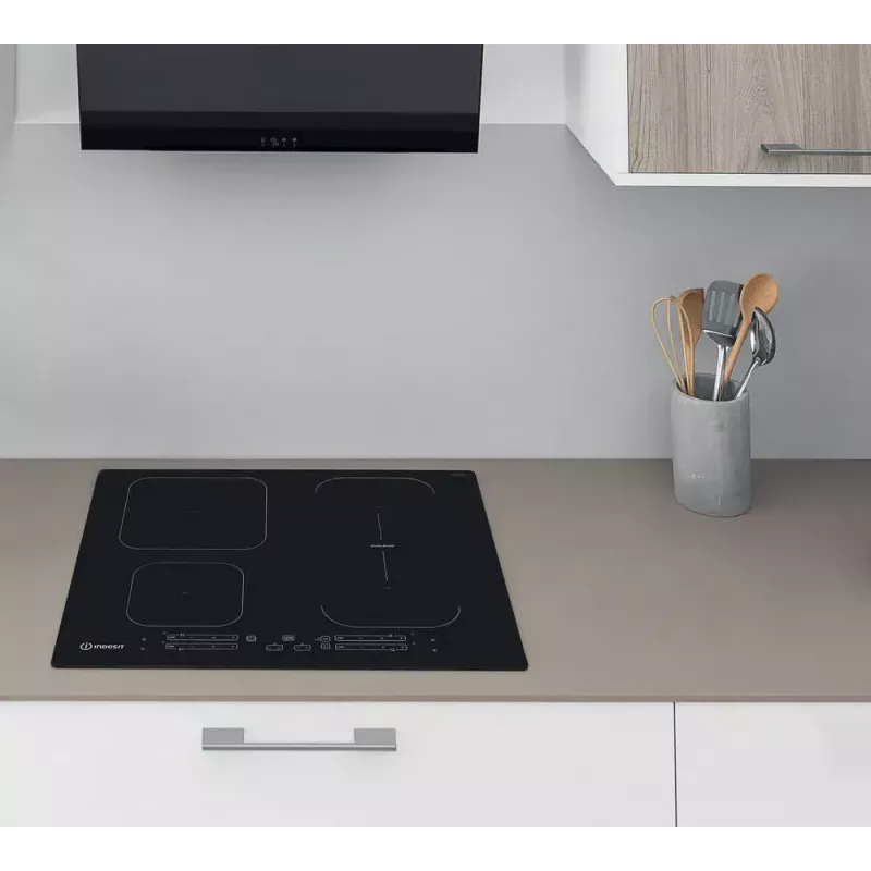 Indesit IB 65B60 NE musta sisäänrakennettu 59 cm induktioliesi 4 vyöhykettä