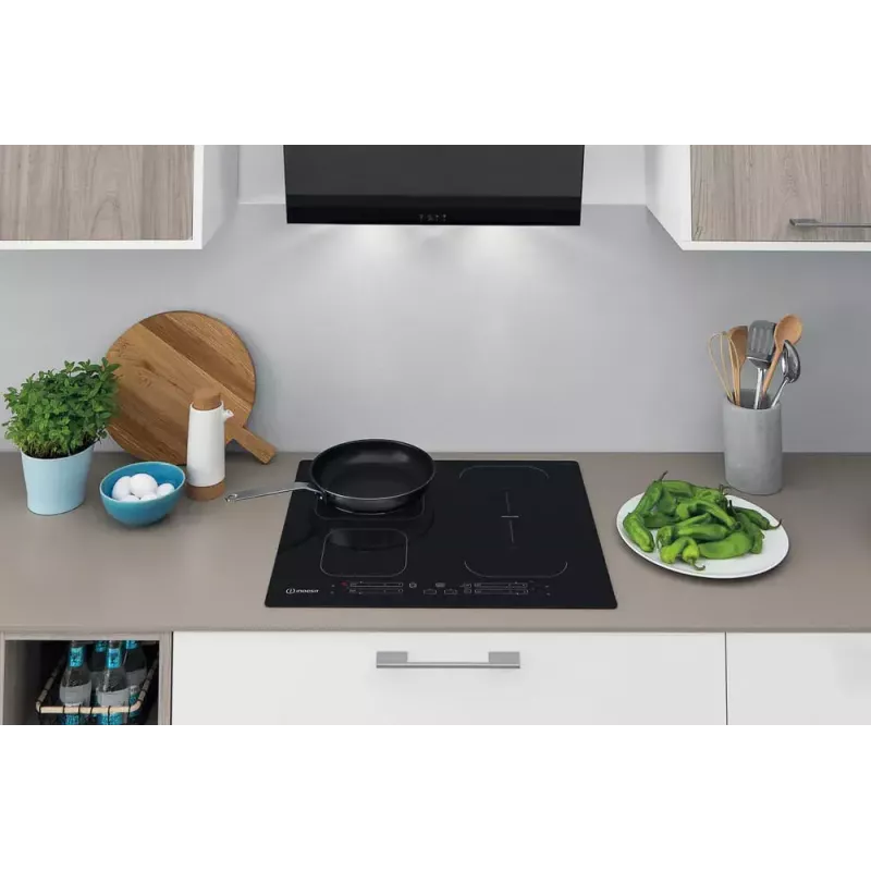 Indesit IB 65B60 NE musta sisäänrakennettu 59 cm induktioliesi 4 vyöhykettä