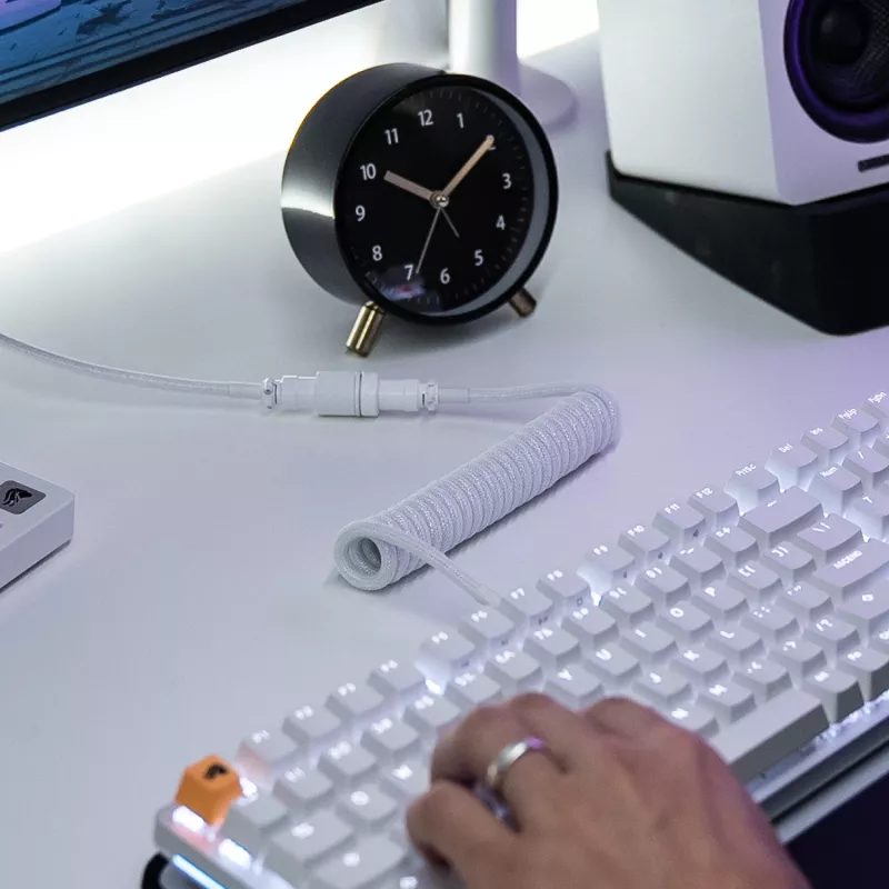 Kierretty USB-kaapeli GLORIOUS GMMK Ghost White (GLO-KB-ACC-CBL-COIL-GWHT) – spiraalikaapeli, Ghost White
