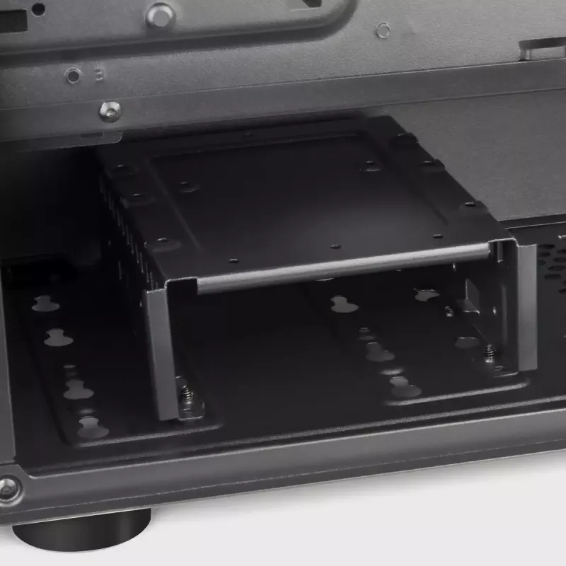 Silverstone FARA R1 -tietokonekotelo Midi Tower musta