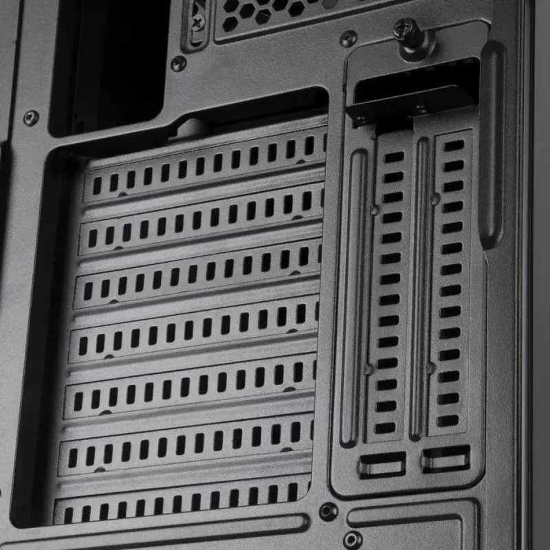 Silverstone FARA R1 -tietokonekotelo Midi Tower musta