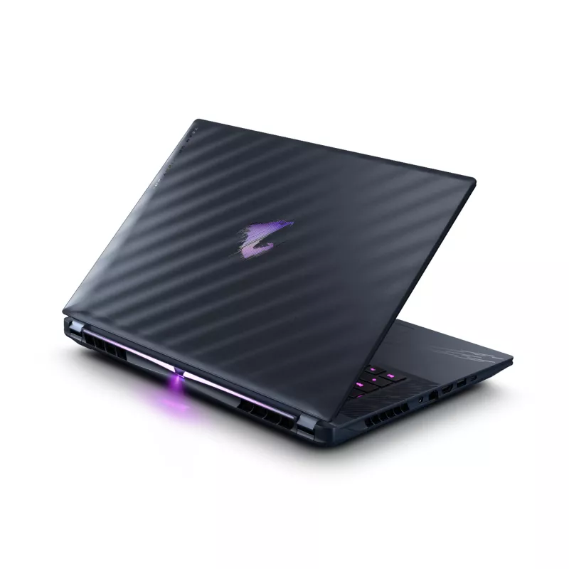 Kannettava tietokone GIGABYTE AORUS MASTER 16 40,6 inch Intel Core Ultra 9 32GB 2TB NVIDIA RTX 5080 Windows 11 Pro
