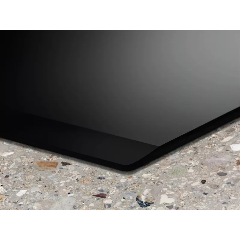 Electrolux EIS62443 musta kalusteisiin asennettava 60 cm vyöhykeinduktioliesi 4 vyöhykettä