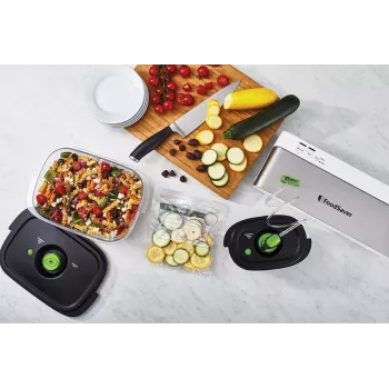 Tyhjiösaumain FoodSaver VS0100X — kiertosäädin, sisältää kalvorullan ja 4 tyhjiöpussia, hopea-valkoinen