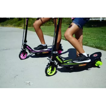 Sähköpotkulauta Razor Power Core E90 — 12 V lyijyakku, 16 km/h max., teräsrunko, umpikumirenkaat, kuorma 54 kg