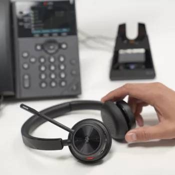 HP Poly Voyager 4320-M +USB-A–USB-C-kaapeli +BT700-sovitin, langaton, toimisto/callcenter, 20–20000 Hz, 162 g, kuulokemikrofoni, musta