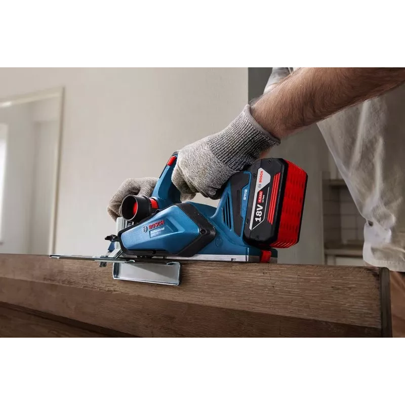 Bosch GHO 185-LI musta, sininen 14000 RPM