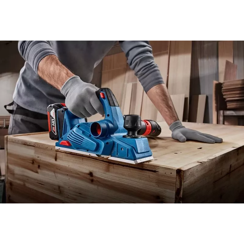 Bosch GHO 185-LI musta, sininen 14000 RPM
