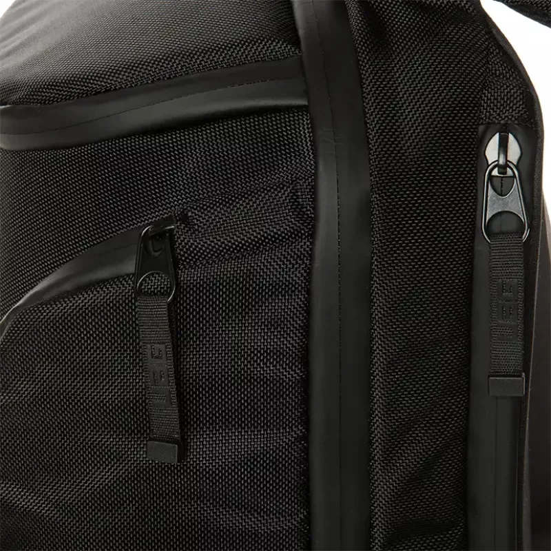 Urban Armor Gear Standard Issue reppu arki reppu musta