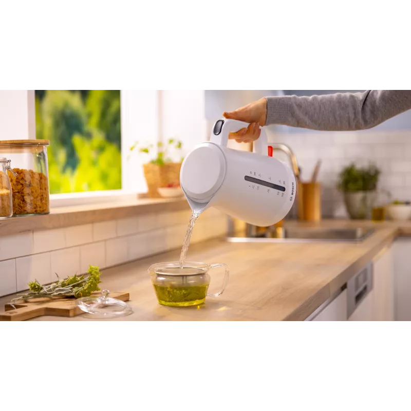 Sähköinen vedenkeitin Bosch TWK3M121 — 1,7 L, 2400 W, valkoinen, muovirunko