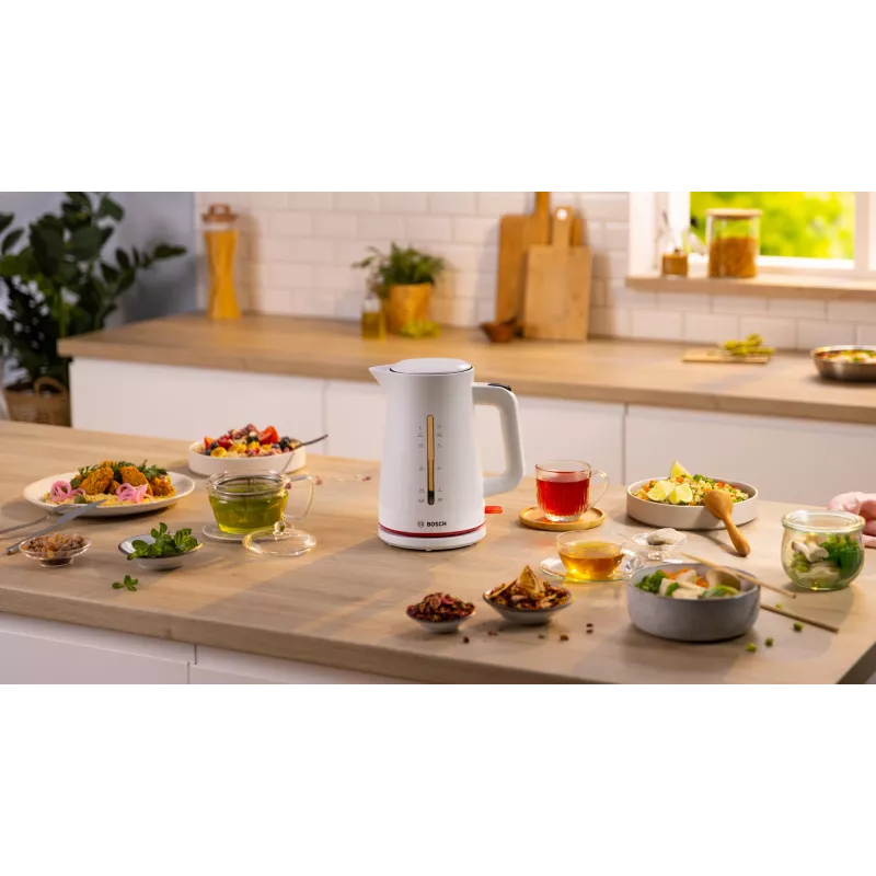 Sähköinen vedenkeitin Bosch TWK3M121 — 1,7 L, 2400 W, valkoinen, muovirunko