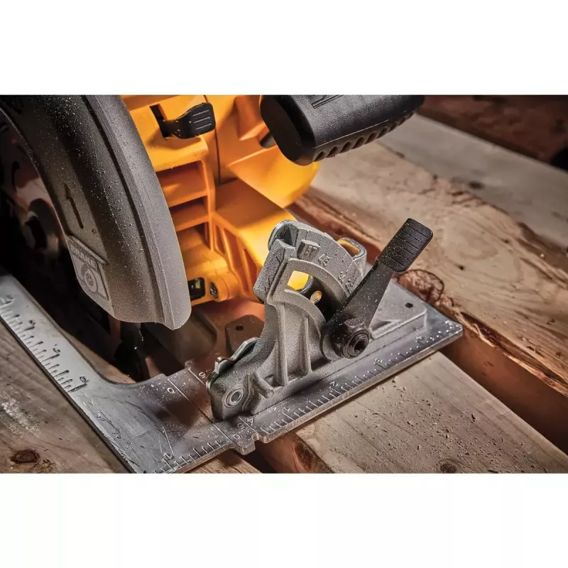 Kannettava pyörösaha DeWALT DCS573NT-XJ