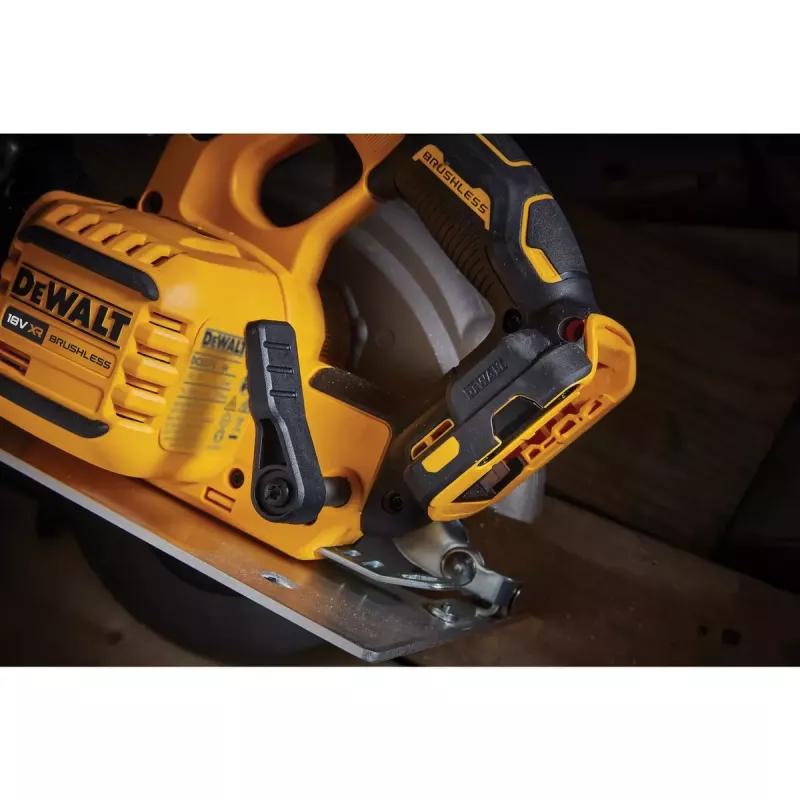 Kannettava pyörösaha DeWALT DCS573NT-XJ