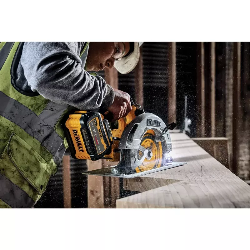 Kannettava pyörösaha DeWALT DCS573NT-XJ