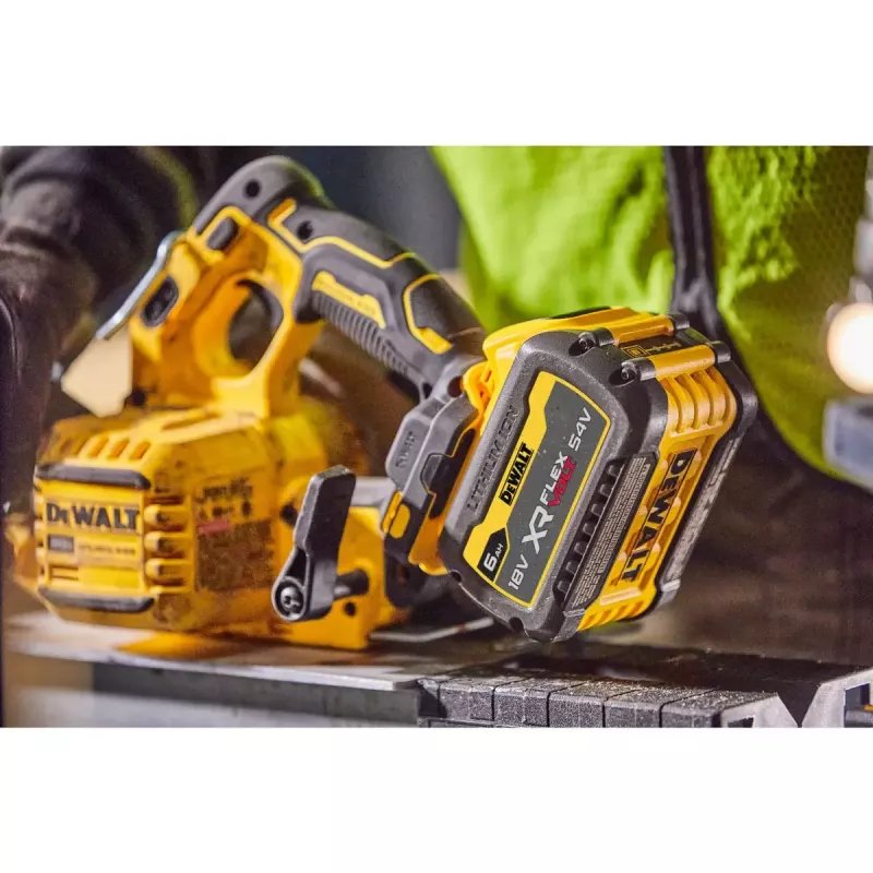 Kannettava pyörösaha DeWALT DCS573NT-XJ