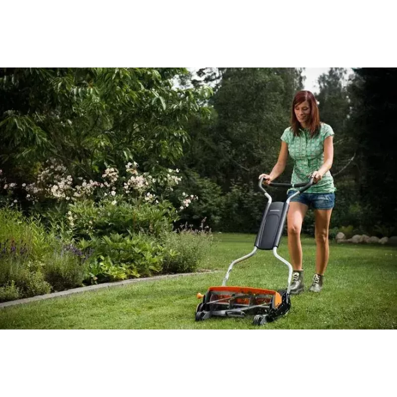 Fiskars StaySharp Max 113880 käsikäyttöinen kelaleikkuri, leikkuuleveys 46 cm, leikkuukorkeus 25–100 mm, musta/oranssi