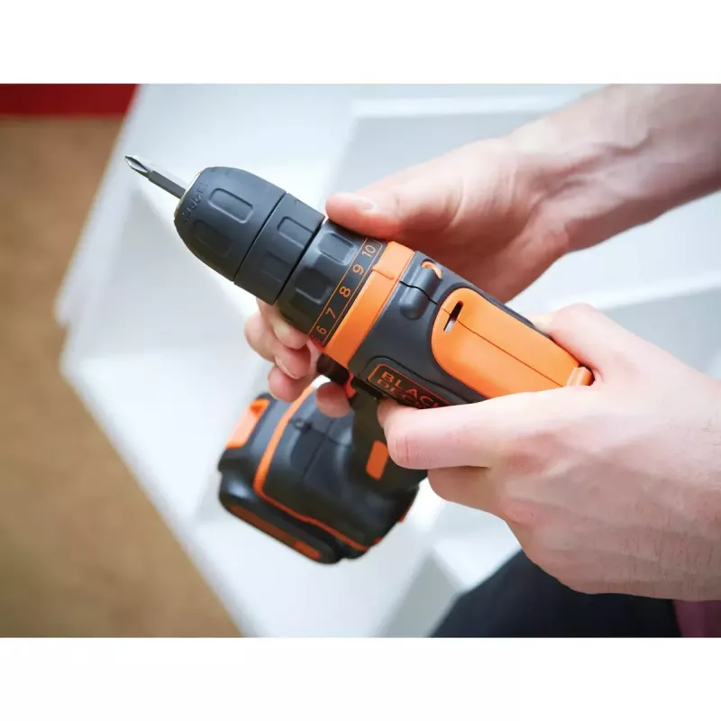Pistoolikahvaruuvinväännin Black & Decker BDCDD12-QW, pikaistukka, 1,5 Ah