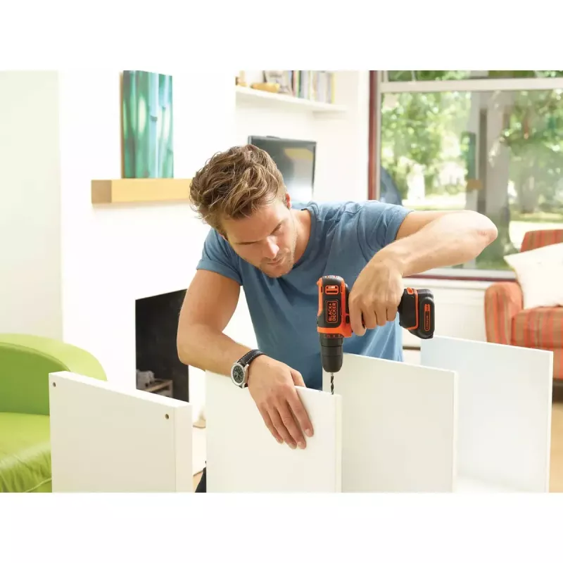 Pistoolikahvaruuvinväännin Black & Decker BDCDD12-QW, pikaistukka, 1,5 Ah