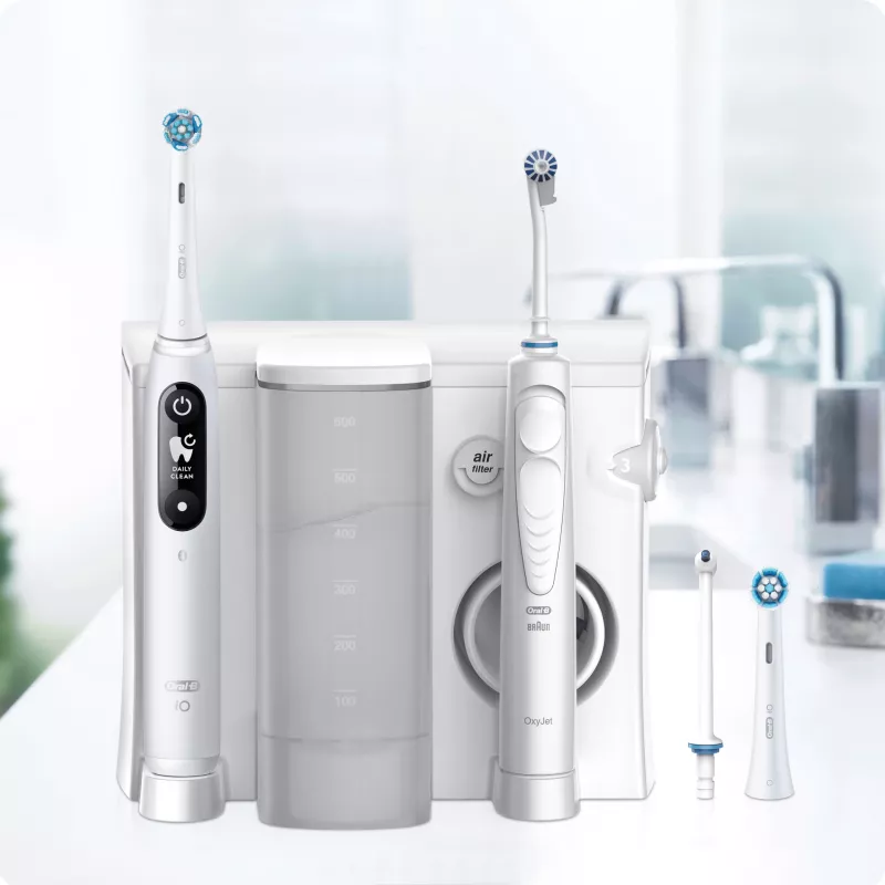 Oral-B iO6 sähköhammasharja ja OxyJet-suuhygieniakeskus, valkoinen